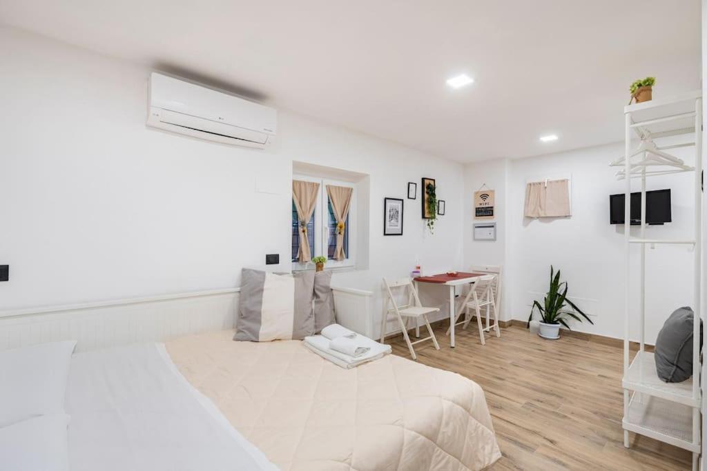Touch&Go - Stanza Privata Con Servizi Ciampino Exterior photo